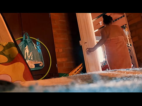 ❤️ Myn omke folget my yn 'e dûs, hy neukt my wylst ik dûs. ☑ Fucking video  by wy ☑