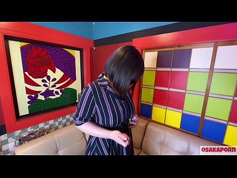 ❤️ Japanske cutie mei grutte tieten masturbeare mei seks boartersguod en hat in orgasme. Se fertelt yn in ynterview oer har neuken ûnderfining. Enorme titen en hierige kut dy't lûd kreunen. Osakaporn ☑ Fucking video  by wy ☑